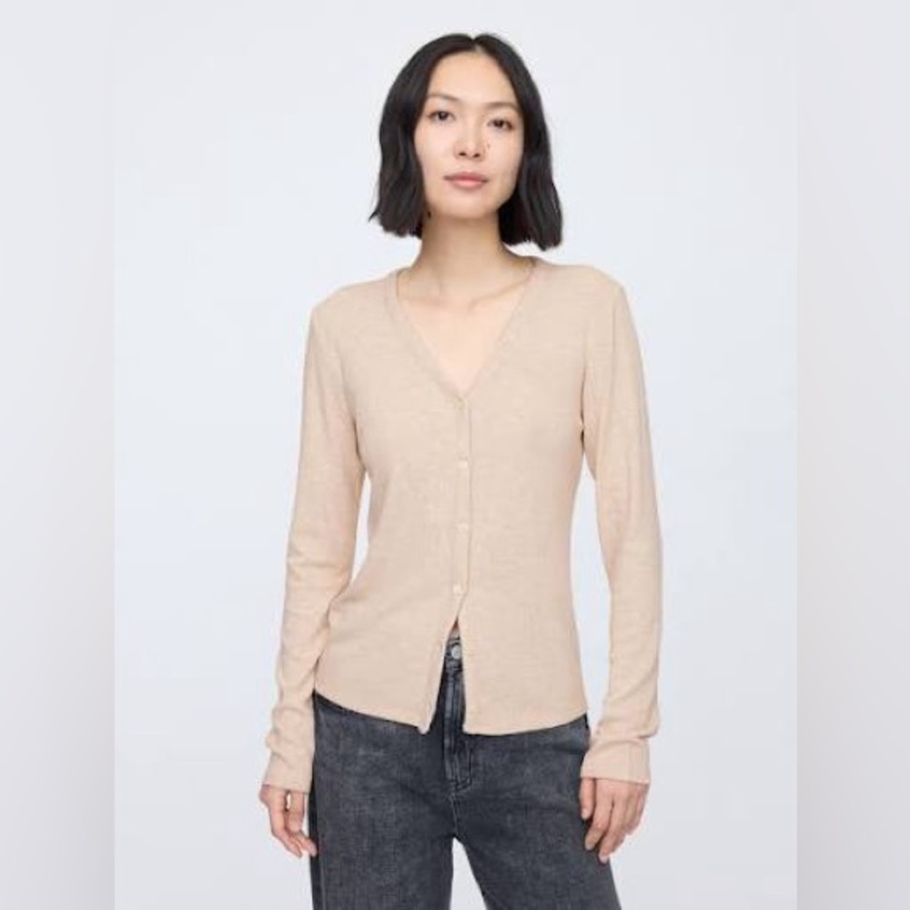 GAP Ribbed V-Neck Cardigan